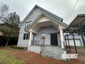 Коттедж 350м&sup2;, 2-этажный, участок 10 сот.  