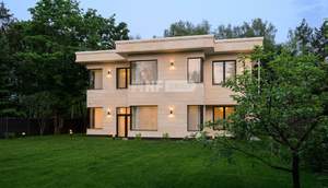 Дом 300м&sup2;, 2-этажный, участок 10 сот.  