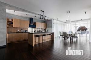 Дом 445м², 2-этажный, участок 15 сот.  