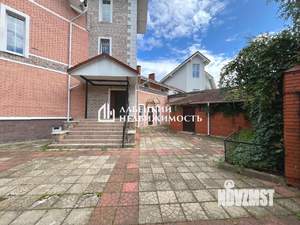 Дом 610м², 3-этажный, участок 14 сот.  
