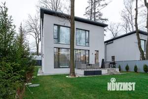 Дом 240м², 2-этажный, участок 8 сот.  