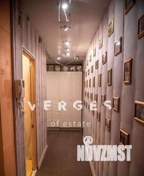 Коттедж 430м², 3-этажный, участок 12 сот.  