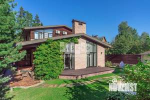 Дом 300м², 3-этажный, участок 10 сот.  