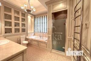 Дом 542м², 3-этажный, участок 24 сот.  