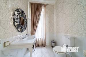 Дом 1000м², 2-этажный, участок 22 сот.  