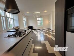 Таунхаус 463м², 4-этажный, участок 7 сот.  