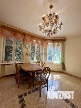 Дом 370м², 2-этажный, участок 12 сот.  