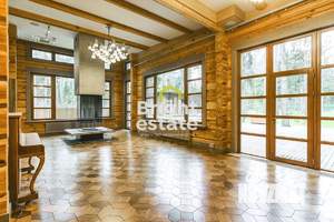 Дом 810м², 2-этажный, участок 90 сот.  