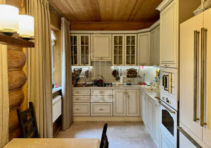 Дом 330м², 3-этажный, участок 32 сот.  