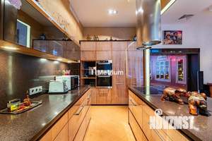 Коттедж 1700м&sup2;, 2-этажный, участок 49 сот.  