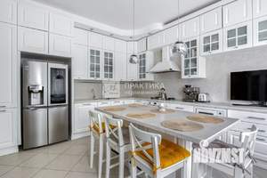 Дом 325м², 3-этажный, участок 6 сот.  