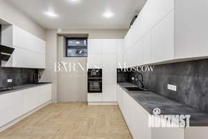 Дом 800м&sup2;, 2-этажный, участок 15 сот.  