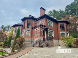 Дом 761м&sup2;, 3-этажный, участок 60 сот.  