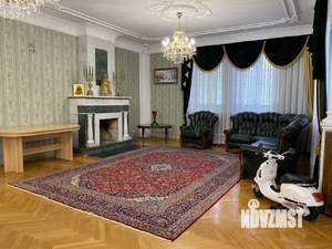 Коттедж 692м², 3-этажный, участок 22 сот.  