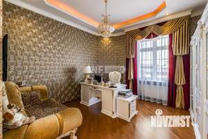 Дом 1650м², 3-этажный, участок 49 сот.  