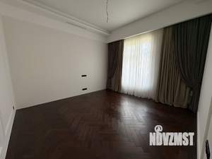 Дом 885м², 2-этажный, участок 15 сот.  