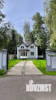 Коттедж 250м², 3-этажный, участок 6 сот.  