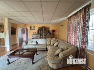 Дом 274м², 3-этажный, участок 16 сот.  
