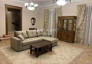 Дом 475м², 3-этажный, участок 16 сот.  