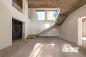 Дом 1700м², 2-этажный, участок 46 сот.  