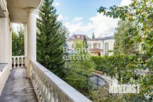 Дом 600м&sup2;, 3-этажный, участок 19 сот.  