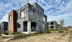 Дом 372м², 3-этажный, участок 10 сот.  