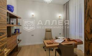 Дом 250м², 2-этажный, участок 10 сот.  
