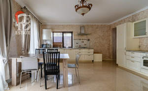 Дом 398м&sup2;, 2-этажный, участок 7 сот.  