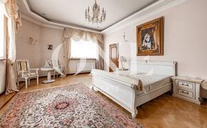 Дом 1107м², 3-этажный, участок 66 сот.  