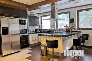 Дом 400м², 2-этажный, участок 90 сот.  