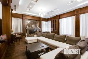 Дом 600м², 2-этажный, участок 20 сот.  