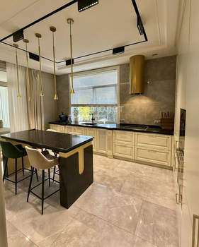 Дом 205м², 2-этажный, участок 4 сот.  