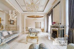 Дом 1000м², 2-этажный, участок 22 сот.  