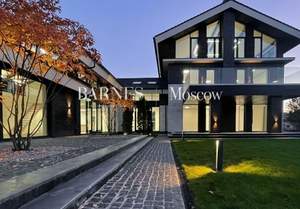 Дом 1500м², 3-этажный, участок 22 сот.  