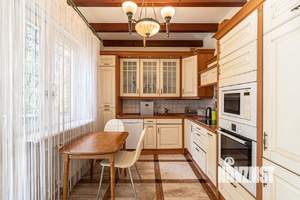 Коттедж 650м², 3-этажный, участок 35 сот.  