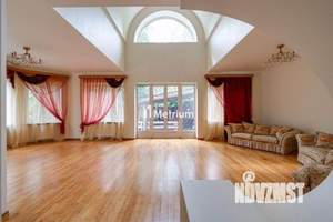 Коттедж 370м², 3-этажный, участок 12 сот.  
