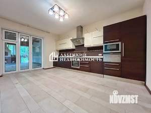 Дом 742м², 4-этажный, участок 19 сот.  