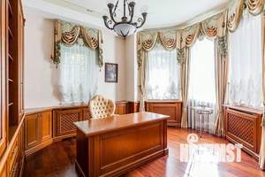Дом 800м², 3-этажный, участок 44 сот.  