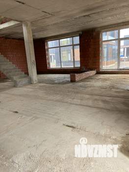 Коттедж 308м², 3-этажный, участок 6 сот.  