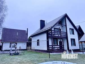 Дом 201м&sup2;, 3-этажный, участок 8 сот.  