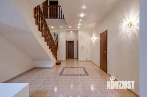 Дом 370м², 2-этажный, участок 12 сот.  