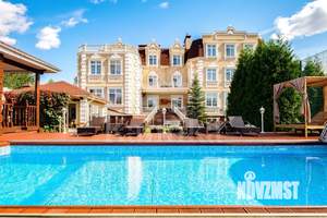 Дом 1650м², 2-этажный, участок 49 сот.  
