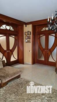 Коттедж 325м², 3-этажный, участок 11 сот.  