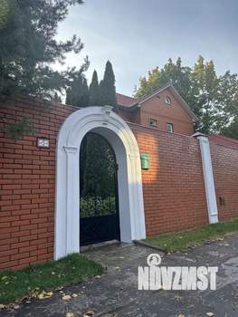 Дом 250м², 3-этажный, участок 6 сот.  