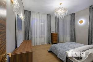 Коттедж 300м², 2-этажный, участок 10 сот.  