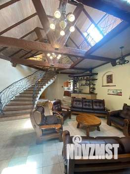 Дом 255м², 2-этажный, участок 10 сот.  