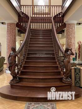 Дом 1110м², 3-этажный, участок 60 сот.  