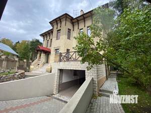 Коттедж 500м², 3-этажный, участок 25 сот.  