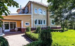 Дом 800м², 2-этажный, участок 0 сот.  