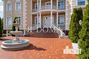Дом 1650м², 2-этажный, участок 45 сот.  